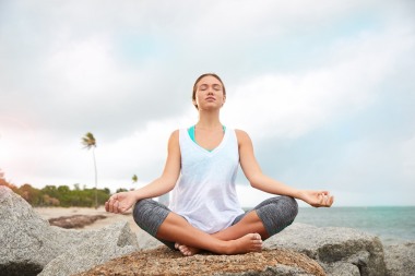 26-Beach_Meditation_Woman_38782r